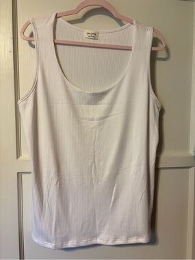 Free Kisses tank top